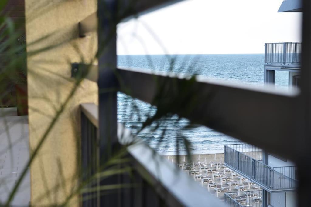 דירות לידו די ג'סולו Piazza Nember Attico Con Vista Mare מראה חיצוני תמונה
